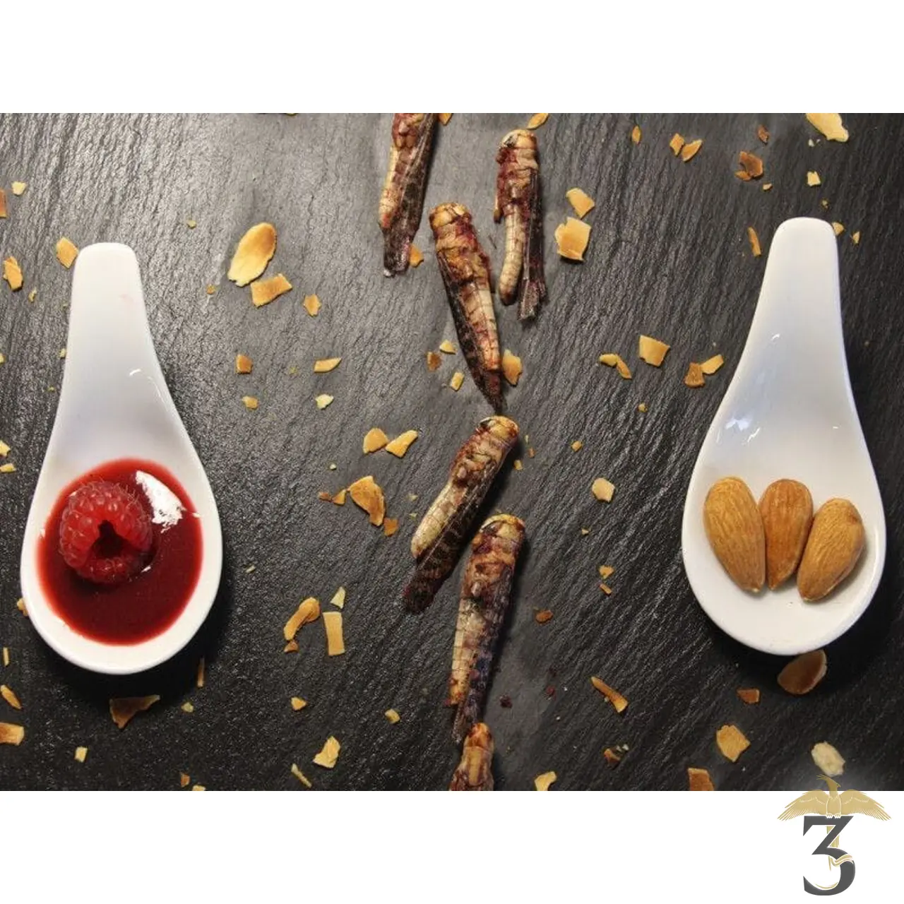 Tube de criquets – framboise et éclats d’amandes torréfiées – Image 2